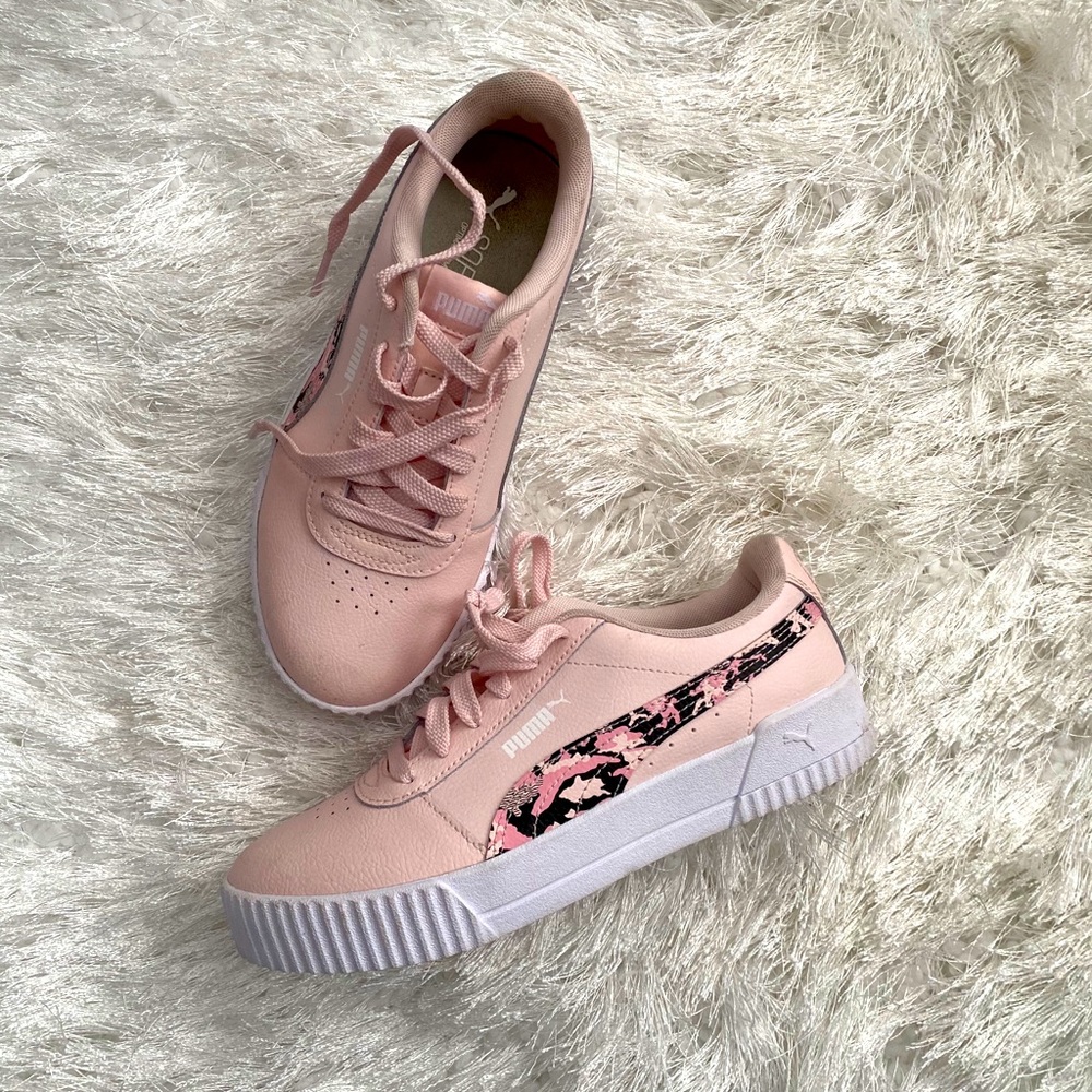 Big Girls Puma Sneakers